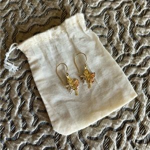 18K gold maple leaf dangly earrings